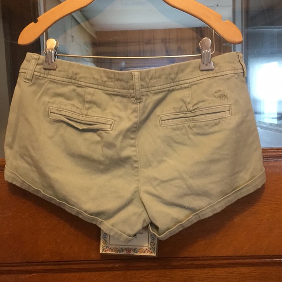 Abercrombie & Fitch Light Green Shorts - Picture 2 of 3